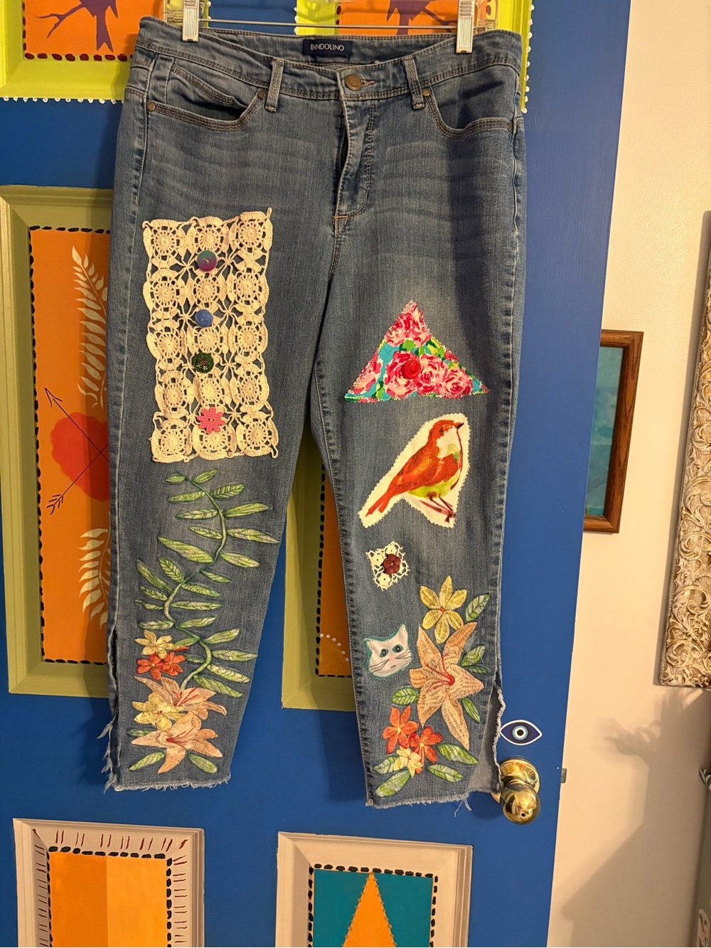 Bandolino Embellished Artsy Cropped Jeans Sz 12